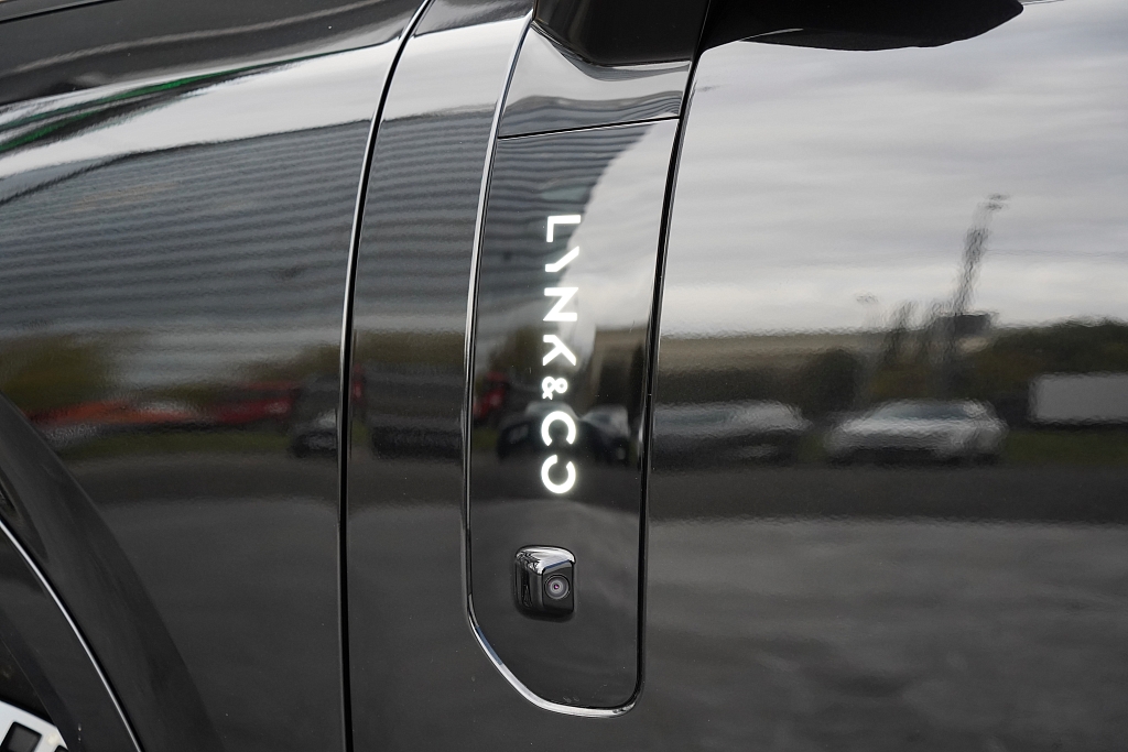 Lynk & Co 900
