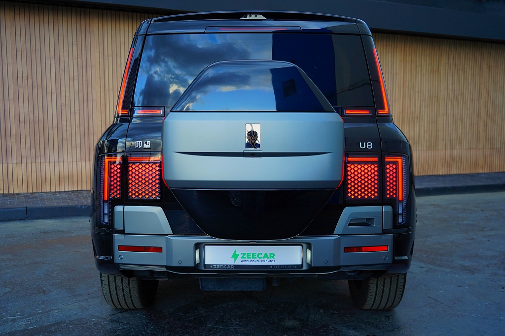 BYD Yangwang U8